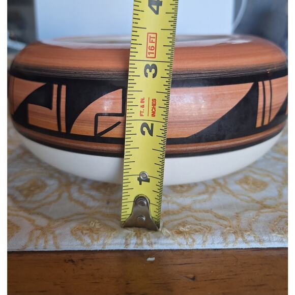 Ute Mountain Tribe Native American Pottery Bowl- 4 Corners Area Vintage Bowl - Picture 8 of 8